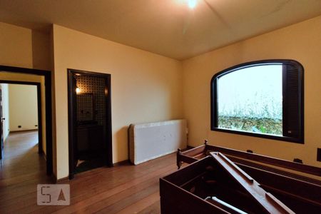 Casa à venda com 900m², 4 quartos e 6 vagas Casa à venda com 900m², 4 quartos e 6 vagasSuíte 4