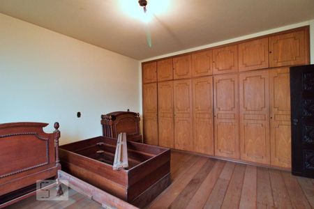 Casa à venda com 900m², 4 quartos e 6 vagas Casa à venda com 900m², 4 quartos e 6 vagasSuíte 4