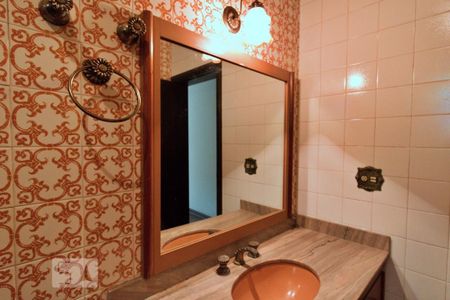 Casa à venda com 900m², 4 quartos e 6 vagas Casa à venda com 900m², 4 quartos e 6 vagasBanheiro da Suíte 3