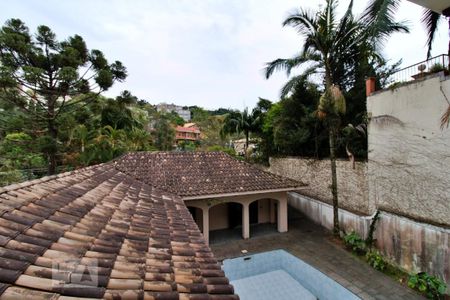 Casa à venda com 900m², 4 quartos e 6 vagas Casa à venda com 900m², 4 quartos e 6 vagasVista da Suíte 1