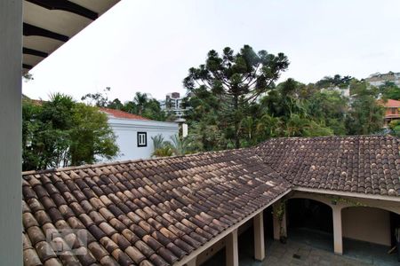 Casa à venda com 900m², 4 quartos e 6 vagas Casa à venda com 900m², 4 quartos e 6 vagasVista da Suíte 3