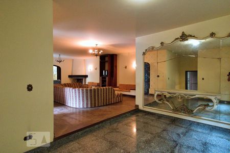 Casa à venda com 900m², 4 quartos e 6 vagas Casa à venda com 900m², 4 quartos e 6 vagasSala de Jantar