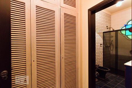 Casa à venda com 900m², 4 quartos e 6 vagas Casa à venda com 900m², 4 quartos e 6 vagasSuíte 2