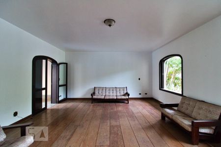 Casa à venda com 900m², 4 quartos e 6 vagas Casa à venda com 900m², 4 quartos e 6 vagasSalão de Festas