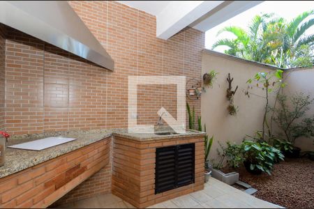 Casa à venda com 200m², 4 quartos e 4 vagasChurrasqueira