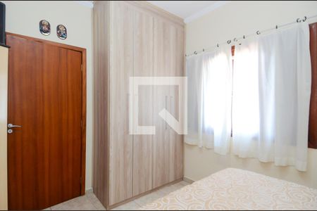 Casa à venda com 200m², 4 quartos e 4 vagasQuarto 3 - Suíte
