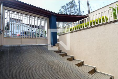 Casa à venda com 200m², 4 quartos e 4 vagasÁrea de Entrada - Garagem