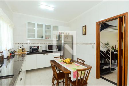 Casa à venda com 200m², 4 quartos e 4 vagasCozinha