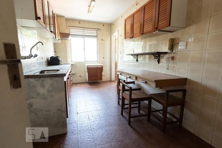 Apartamento para alugar com 245m², 3 quartos e 2 vagas Apartamento para alugar com 245m², 3 quartos e 2 vagasCozinha