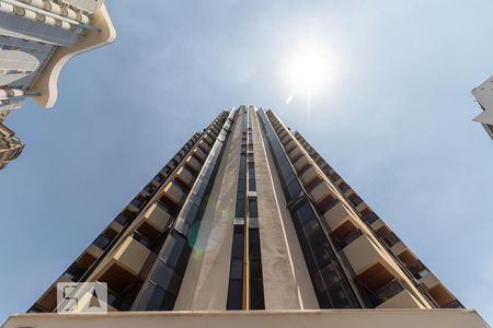 Studio à venda com 44m², 1 quarto e 1 vaga Studio à venda com 44m², 1 quarto e 1 vagaFachada