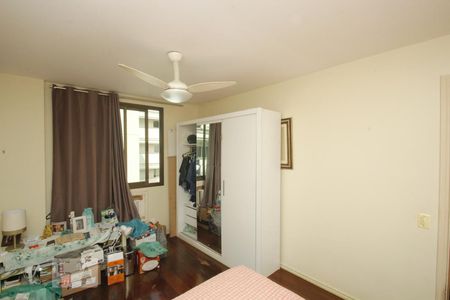 Apartamento à venda com 212m², 4 quartos e 3 vagasQuarto Suíte