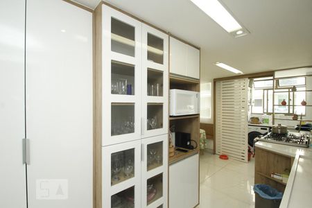 Apartamento à venda com 212m², 4 quartos e 3 vagasCozinha