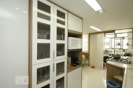 Apartamento à venda com 212m², 4 quartos e 3 vagasCozinha