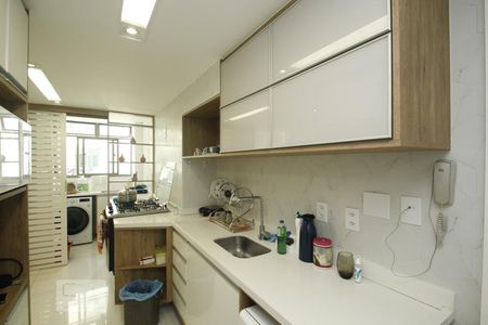 Apartamento à venda com 212m², 4 quartos e 3 vagasCozinha