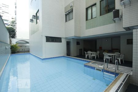 Apartamento à venda com 212m², 4 quartos e 3 vagasÁrea comum - Piscina