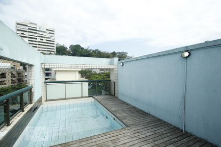 Apartamento à venda com 212m², 4 quartos e 3 vagasCobertura Piscina