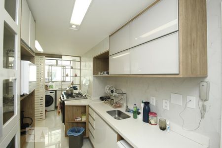 Apartamento à venda com 212m², 4 quartos e 3 vagasCozinha