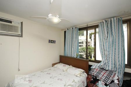 Apartamento à venda com 212m², 4 quartos e 3 vagasQuarto 2