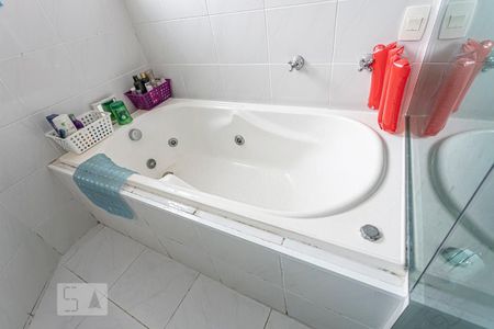 Casa à venda com 235m², 3 quartos e 5 vagasQuarto 3 suite - banheira 