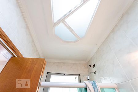 Casa à venda com 235m², 3 quartos e 5 vagasQuarto 1 suite 1 - banheiro detalhe do teto 