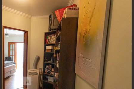 Casa à venda com 235m², 3 quartos e 5 vagasHall piso superior 