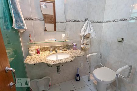 Casa à venda com 235m², 3 quartos e 5 vagasQuarto 1 suite - banheiro 