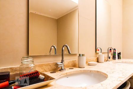 Casa à venda com 287m², 4 quartos e 3 vagasBanheiro - Torneira