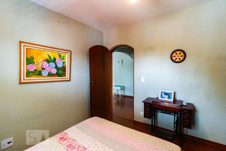 Casa à venda com 287m², 4 quartos e 3 vagasQuarto 2