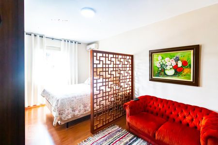 Casa à venda com 287m², 4 quartos e 3 vagasSuíte