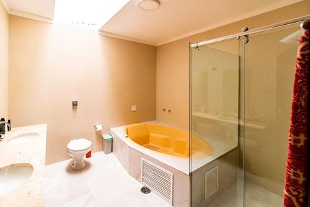 Casa à venda com 287m², 4 quartos e 3 vagasBanheiro da Suíte