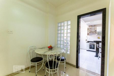 Apartamento à venda com 137m², 3 quartos e sem vaga Apartamento à venda com 137m², 3 quartos e sem vagaCozinha