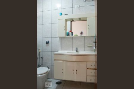 Casa à venda com 487m², 4 quartos e 5 vagasBANHEIRO