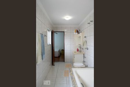 Casa à venda com 487m², 4 quartos e 5 vagasBANHEIRO SUITE