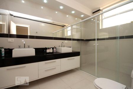 Apartamento para alugar com 240m², 3 quartos e 1 vagaBanheiro da Suíte