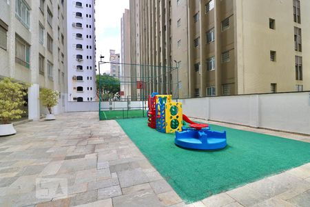 Apartamento à venda com 130m², 3 quartos e 1 vaga Apartamento à venda com 130m², 3 quartos e 1 vagaÁrea Comum - Playground