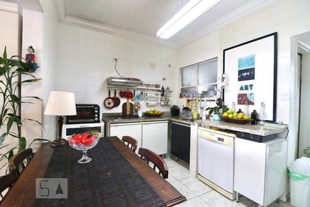 Apartamento à venda com 130m², 3 quartos e 1 vaga Apartamento à venda com 130m², 3 quartos e 1 vagaCozinha