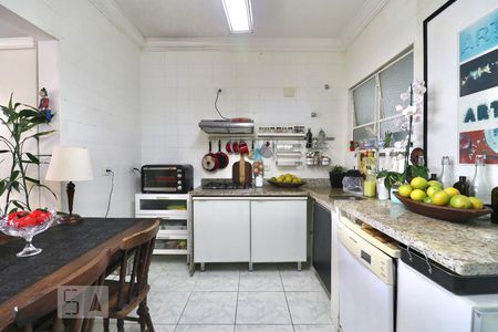 Apartamento à venda com 130m², 3 quartos e 1 vaga Apartamento à venda com 130m², 3 quartos e 1 vagaCozinha