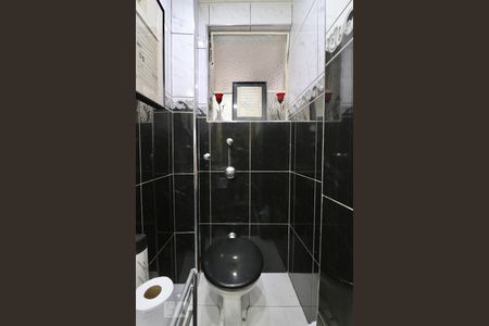 Apartamento à venda com 130m², 3 quartos e 1 vaga Apartamento à venda com 130m², 3 quartos e 1 vagaBanheiro 1 - Lavabo