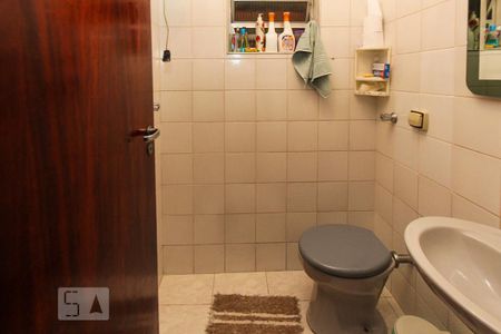 Casa à venda com 358m², 3 quartos e 4 vagas Casa à venda com 358m², 3 quartos e 4 vagasBanheiro