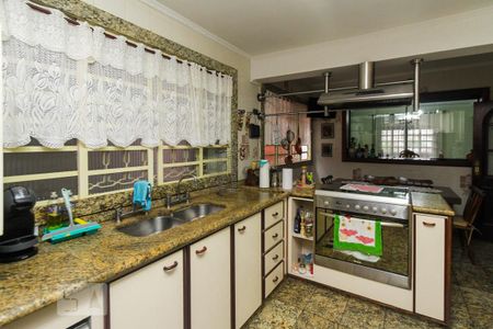 Casa à venda com 358m², 3 quartos e 4 vagas Casa à venda com 358m², 3 quartos e 4 vagasCozinha