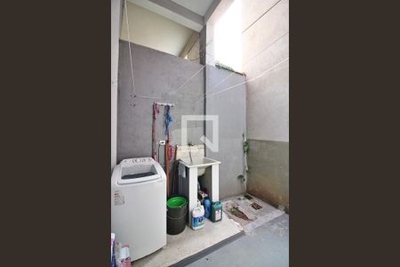 Casa à venda com 175m², 5 quartos e 2 vagasLavanderia