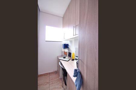 Casa à venda com 175m², 5 quartos e 2 vagasEscritório