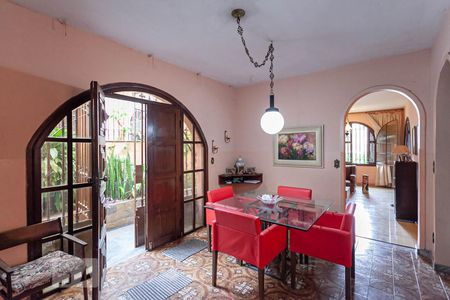 Sala 2 de casa para alugar com 5 quartos, 243m² em Santa Efigênia, Belo Horizonte