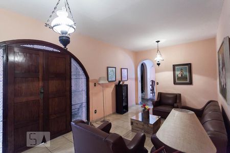 Sala 1  de casa para alugar com 5 quartos, 243m² em Santa Efigênia, Belo Horizonte