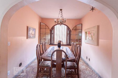 Sala 3 de casa para alugar com 5 quartos, 243m² em Santa Efigênia, Belo Horizonte