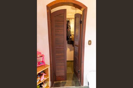 Casa à venda com 200m², 3 quartos e 2 vagas Casa à venda com 200m², 3 quartos e 2 vagasSuite com Varanda e Closet