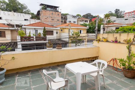 Casa à venda com 200m², 3 quartos e 2 vagas Casa à venda com 200m², 3 quartos e 2 vagasSuite com Varanda e Closet
