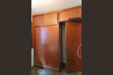 Casa à venda com 200m², 3 quartos e 2 vagas Casa à venda com 200m², 3 quartos e 2 vagasQuarto 2