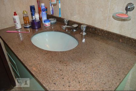 Casa à venda com 187m², 4 quartos e 3 vagasBanheiro Social 1