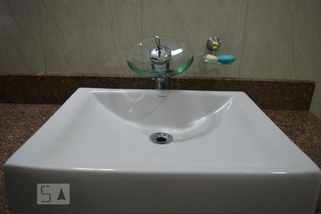 Casa à venda com 187m², 4 quartos e 3 vagasBanheiro Social 2